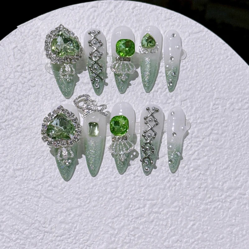 Glamouröse Nagelkunst Verlängerungen