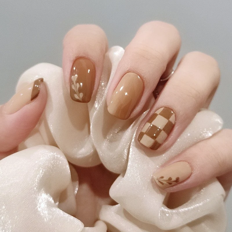 Artistic Chic Press-On Nail Art