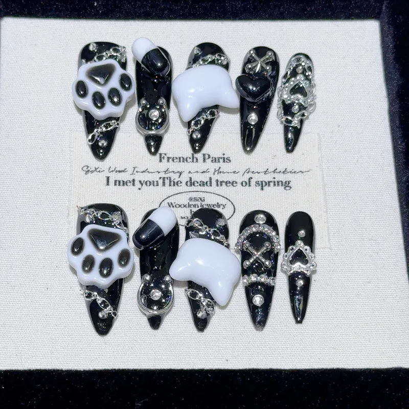 Glamouröse dekorative Nagelverzierungen