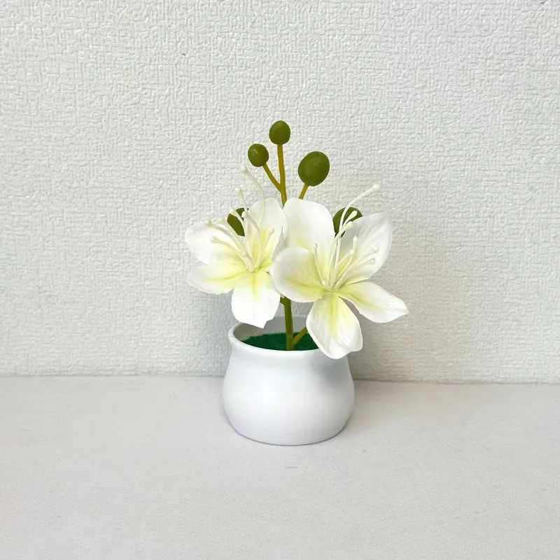 Elegantes Miniatur-Blumengesteck