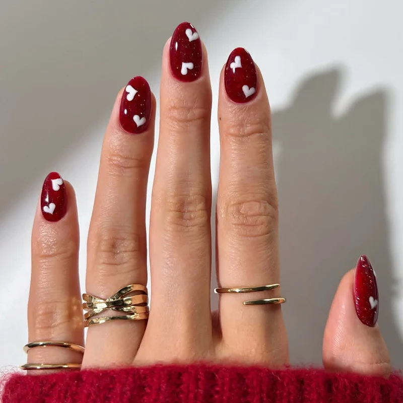 Herz-inspirierten Press-On-Nagelkunst