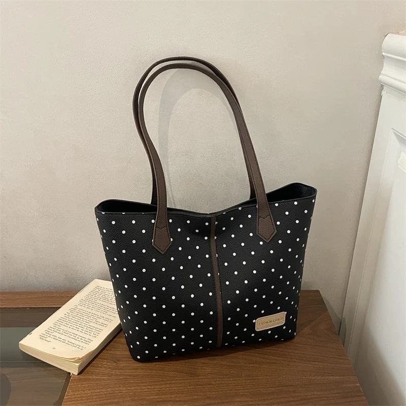 Trendige Polka-Dot-Tasche