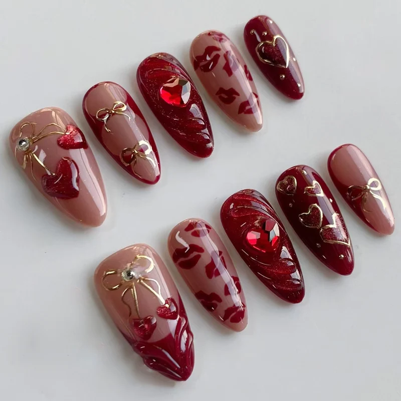 Herz-verschönertes Press-On Nagelkunstset
