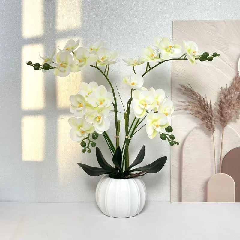 Elegante realistische Orchideenarrangement