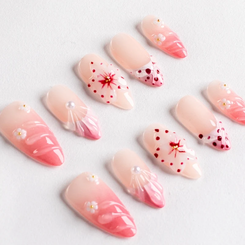 Blumenmuster Press-On Nagelkollektion