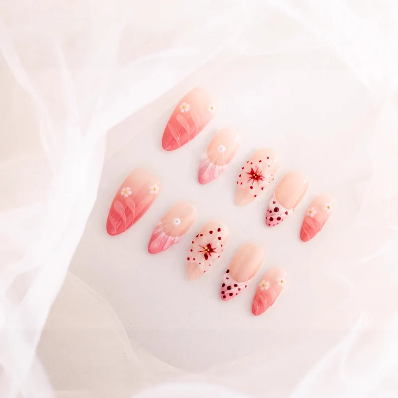 Blumenmuster Press-On Nagelkollektion