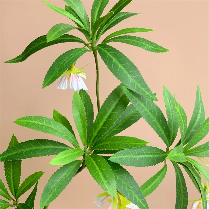 Dekorative Kunstblumenarrangement