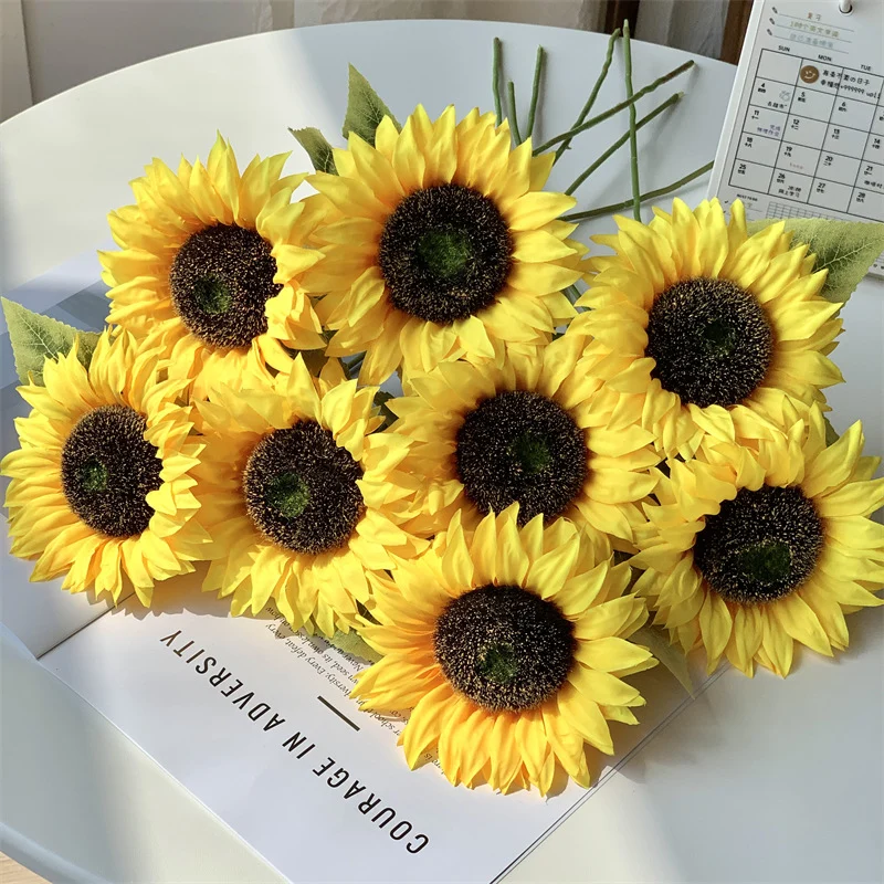 Dekorative Künstliche Sonnenblumenstrauß