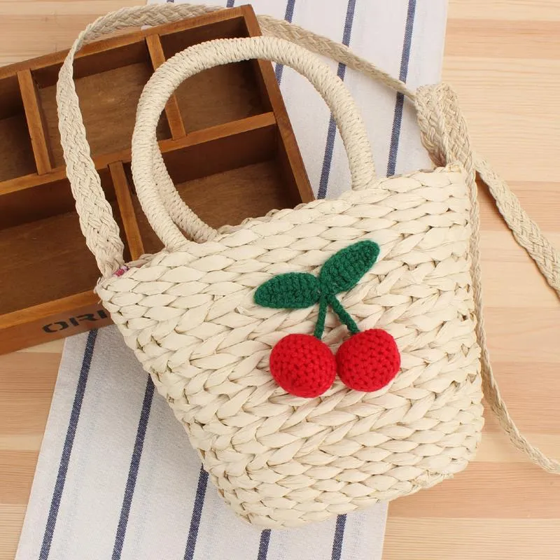 Handtasche mit fruchtigem Häkelmotiv Skanto