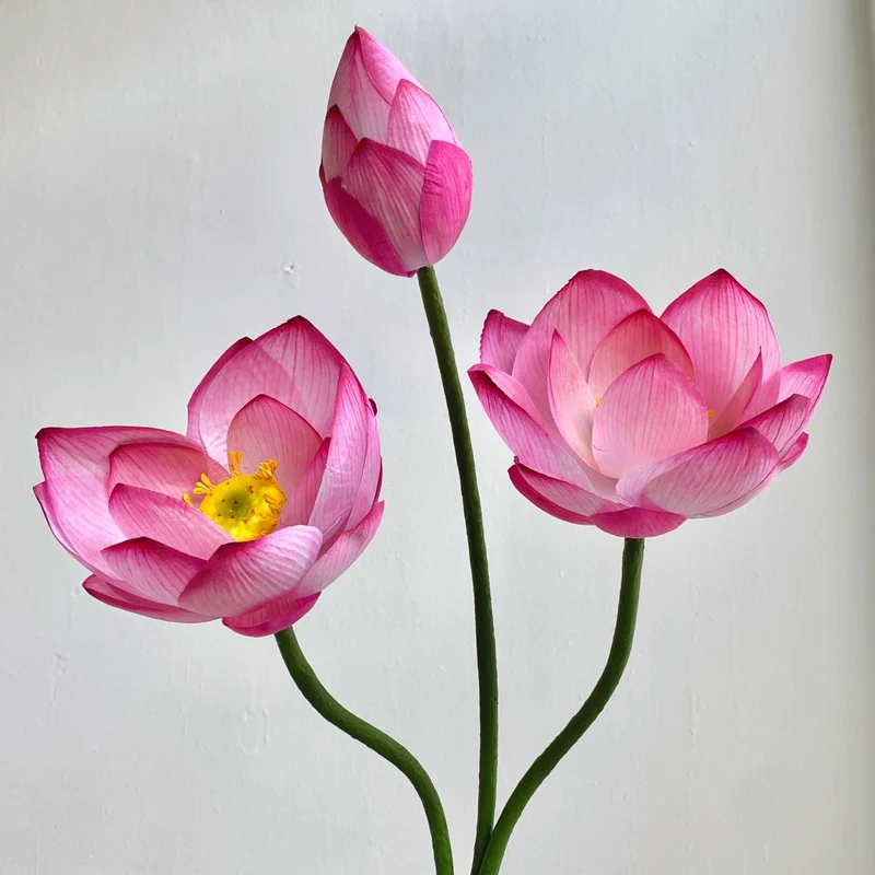 Dekorativer künstlicher Lotusblumenstrauß für die Heimdekoration