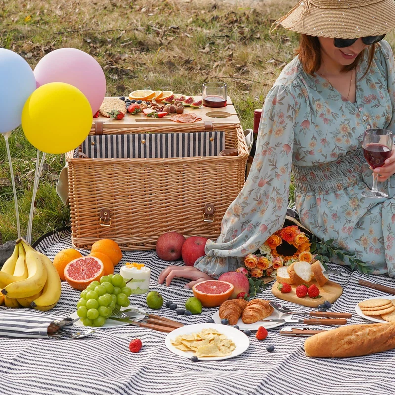 Eleganter Weiden-Picknickkorb mit isoliertem Fach Brehn