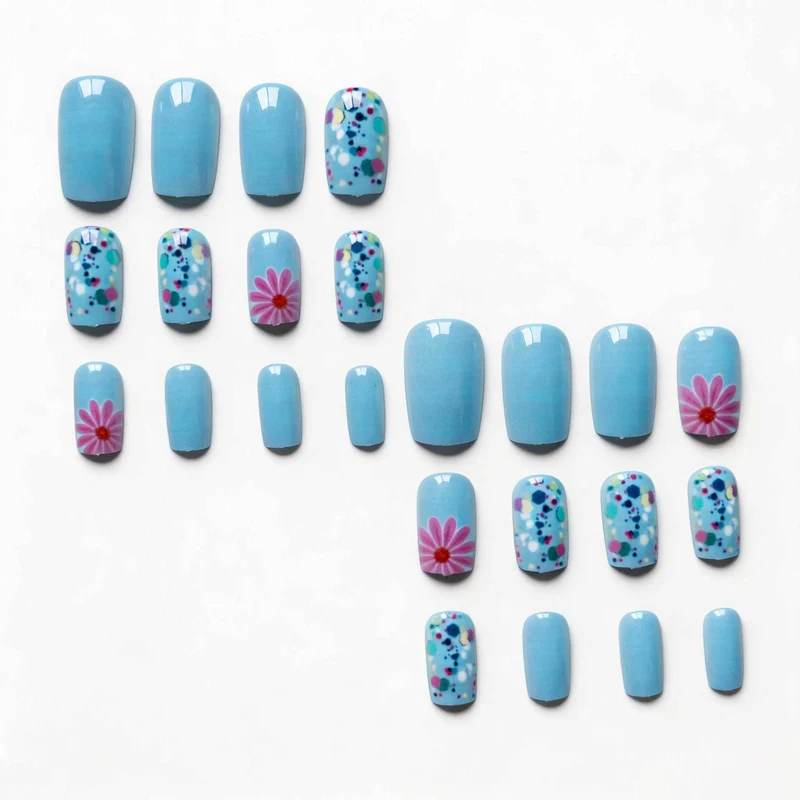 Blumenverziertes Nagelkunst-Set