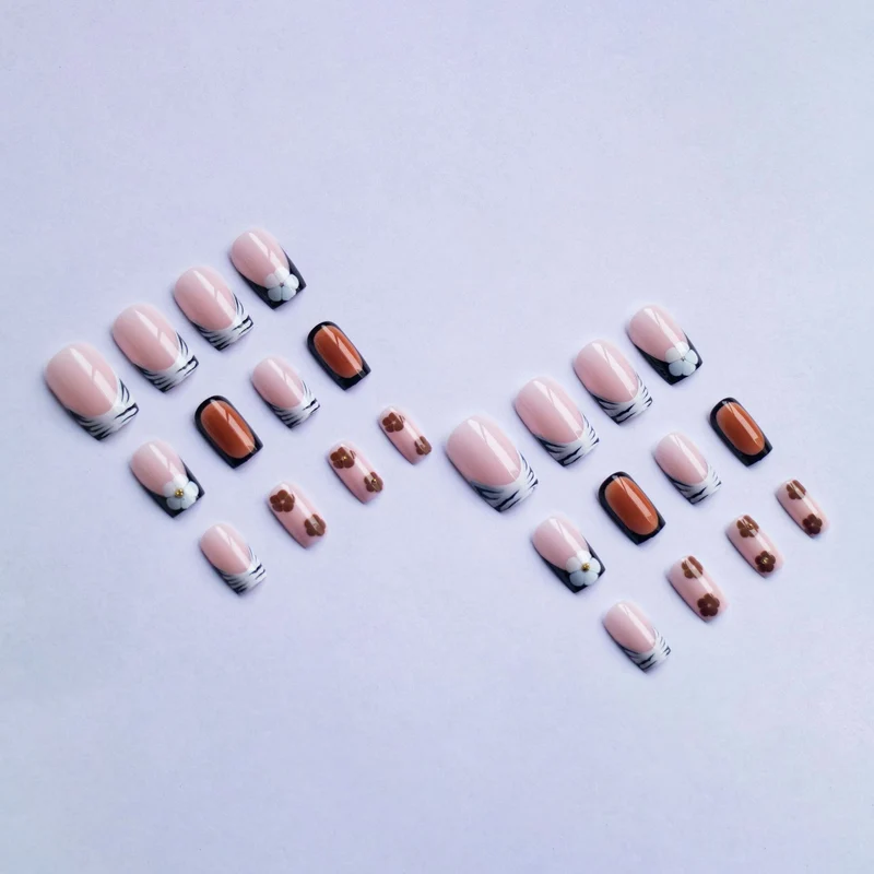 Blumen- und geometrisches Nagelkunstset