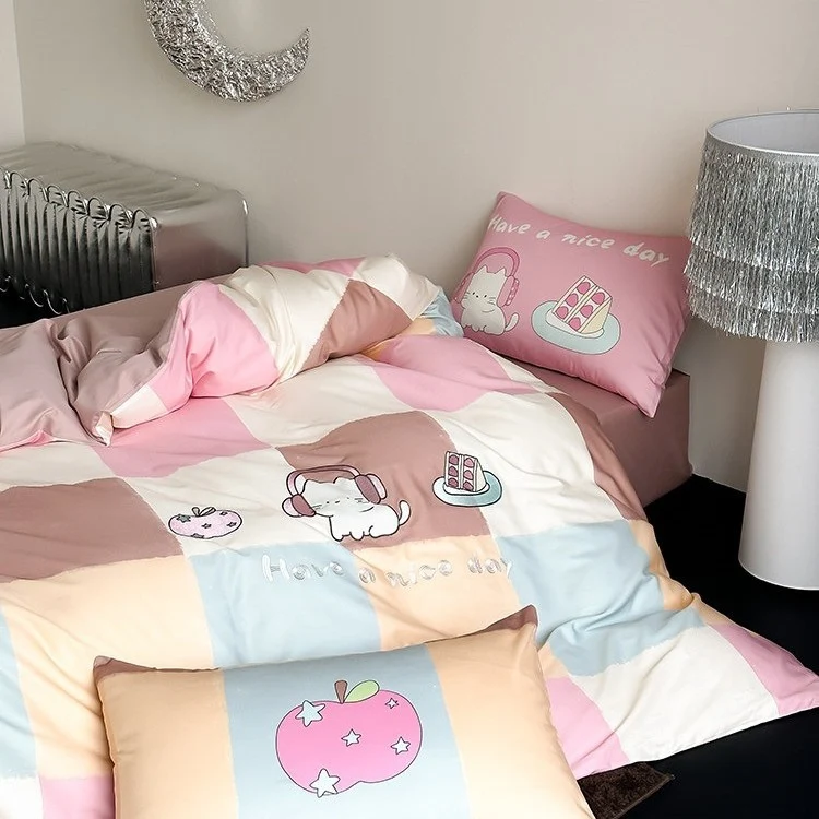 Verspielte Bettwäschegarnitur mit Dessert-Illustrationsdruck