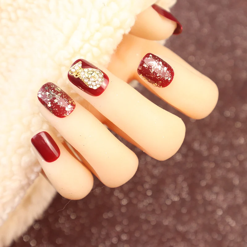 Dekoratives, mit Glitzer verziertes Press-On-Nagelset