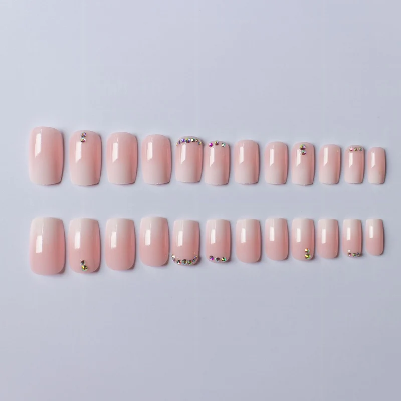 Kristallverzierter Nagelkunst-Kit