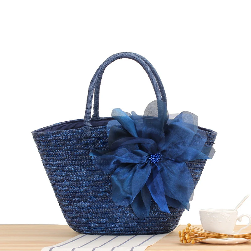 Elegante Strohtasche mit floralen Akzenten Skanto