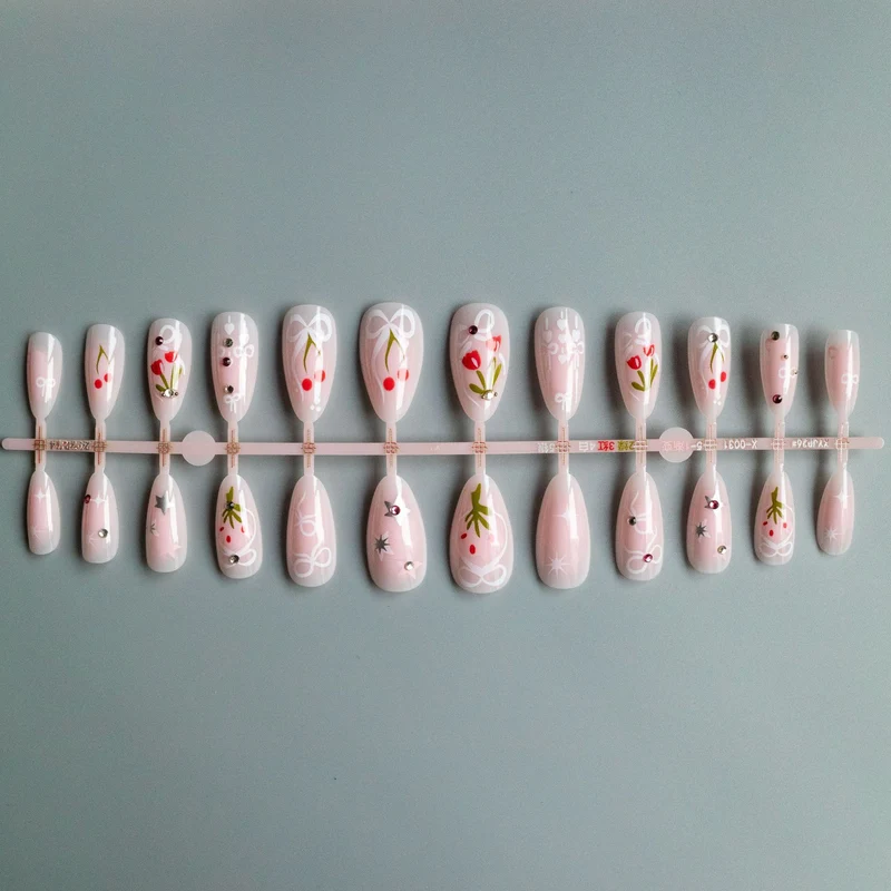 Kreative Florale Acryl-Nagelkunst