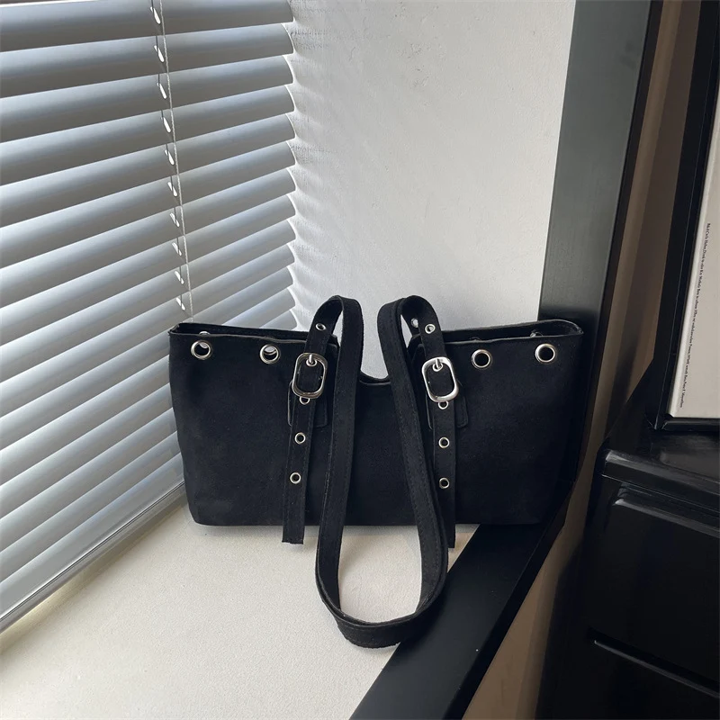 Stylische Minimalistische Wildleder-Tote-Tasche
