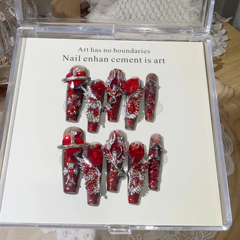 Dekorative Nagelkunst