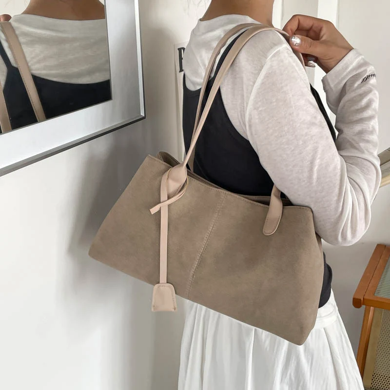 Stilvolle Kunstwildleder-Handtasche