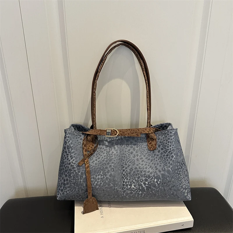 Stilvolle Gepardendruck-Handtasche