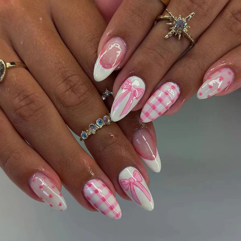Kreatives, mit einer Schleife verziertes Acryl-Nagelkunst-Set