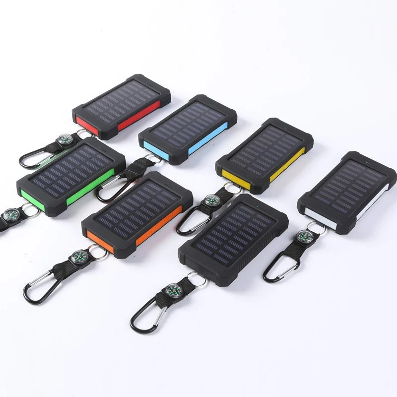 Solarbetriebene Powerbank mit integriertem Kompass und Karabinerhaken Skanto