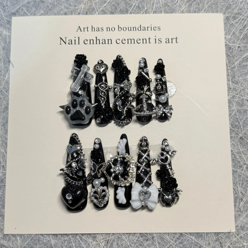 Künstlerische Nagelverlängerungen