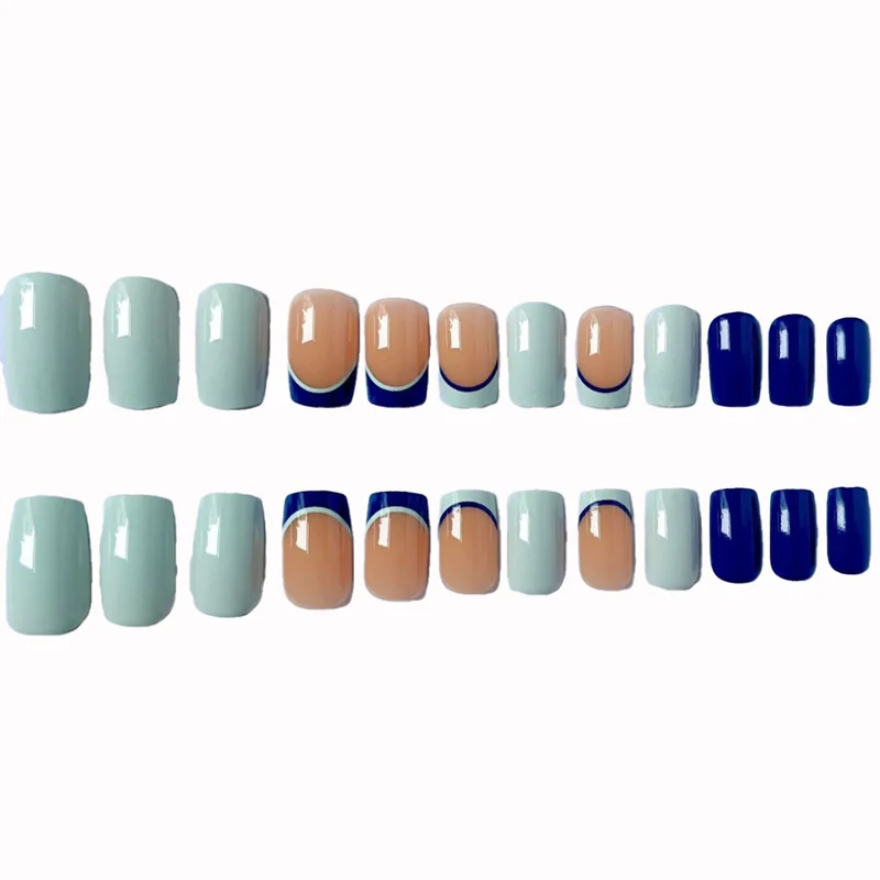 Schicke French Tip Nagelkunst