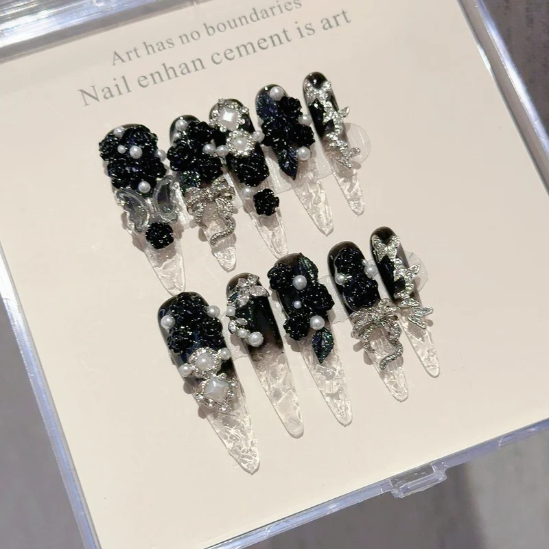 Dekoratives Acryl-Nagelset