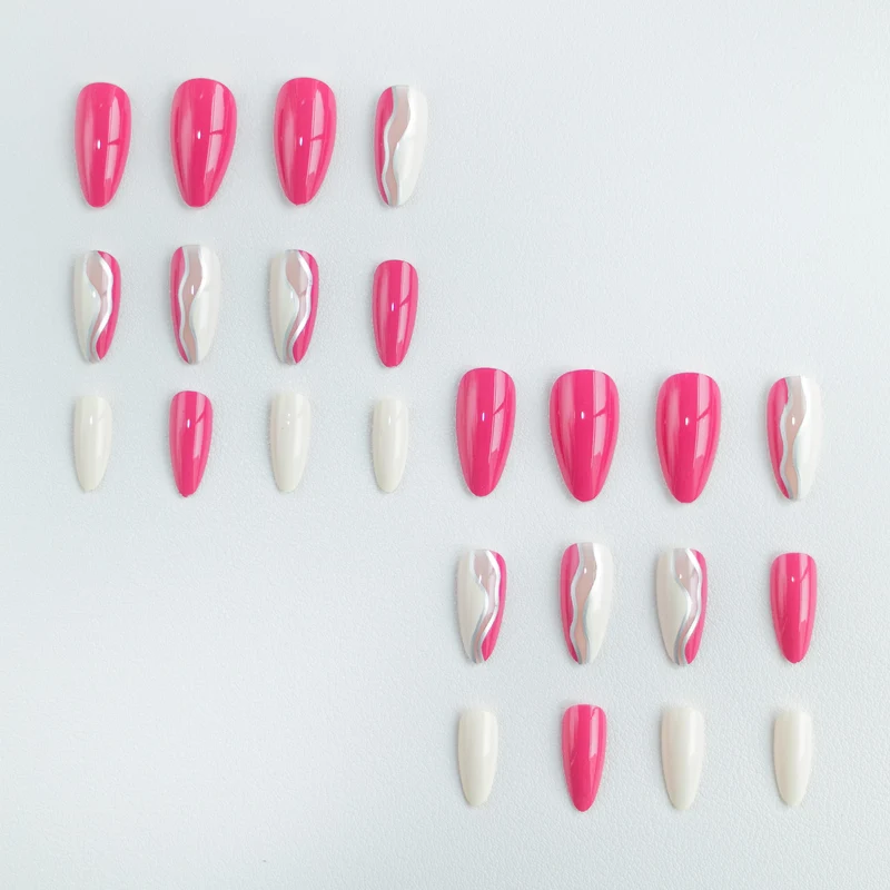 Künstlerisches Wellenmuster Nagelkunst