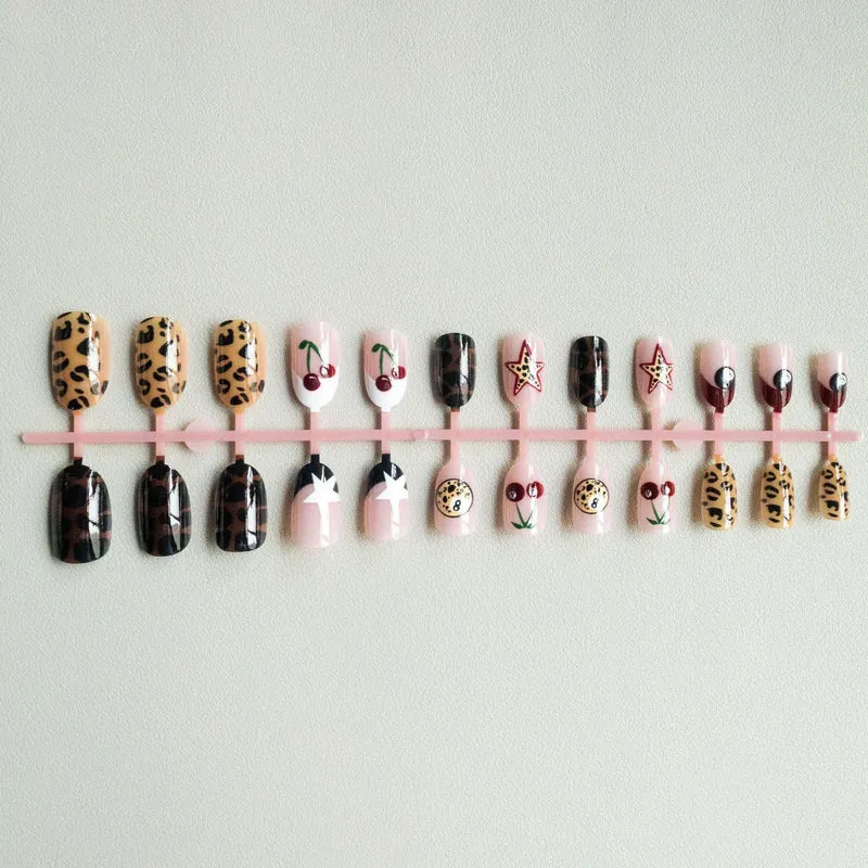 Künstlerisches Themen-Nagelkunst-Design-Kit