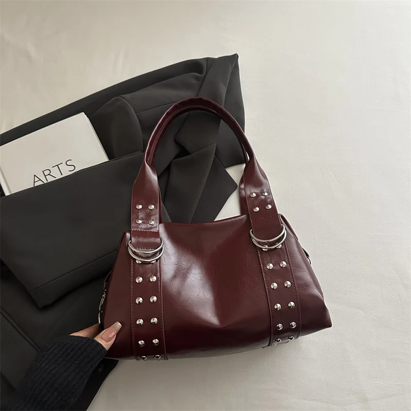 Nieten Strukturierte Handtasche