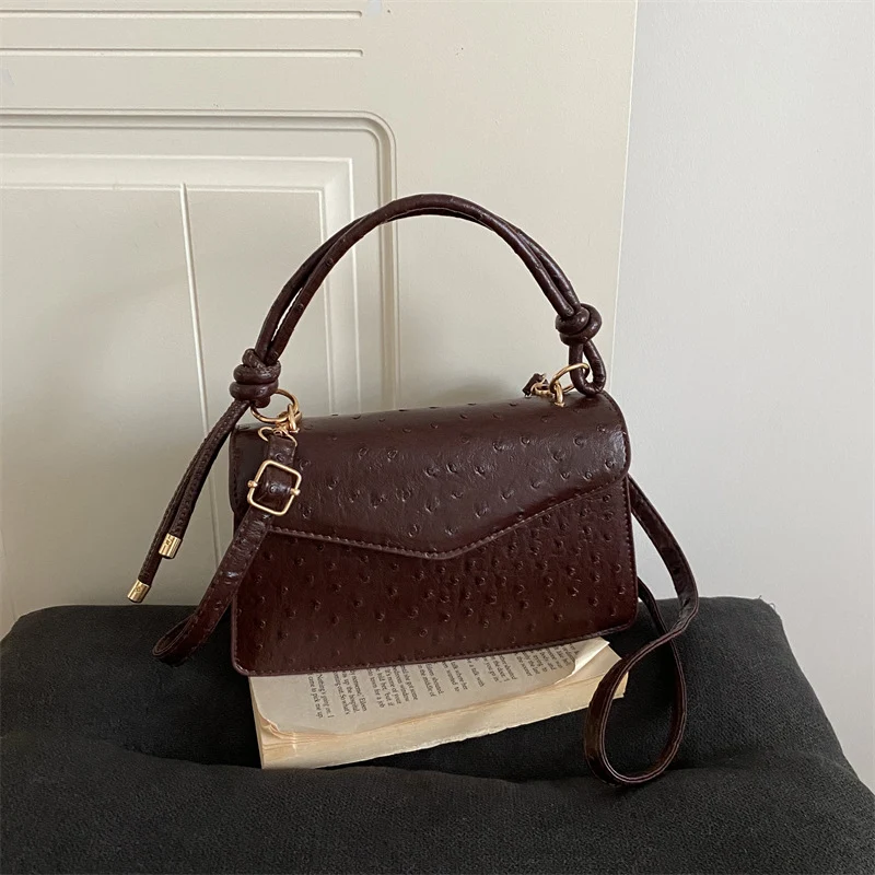Strukturierte Lederhandtasche