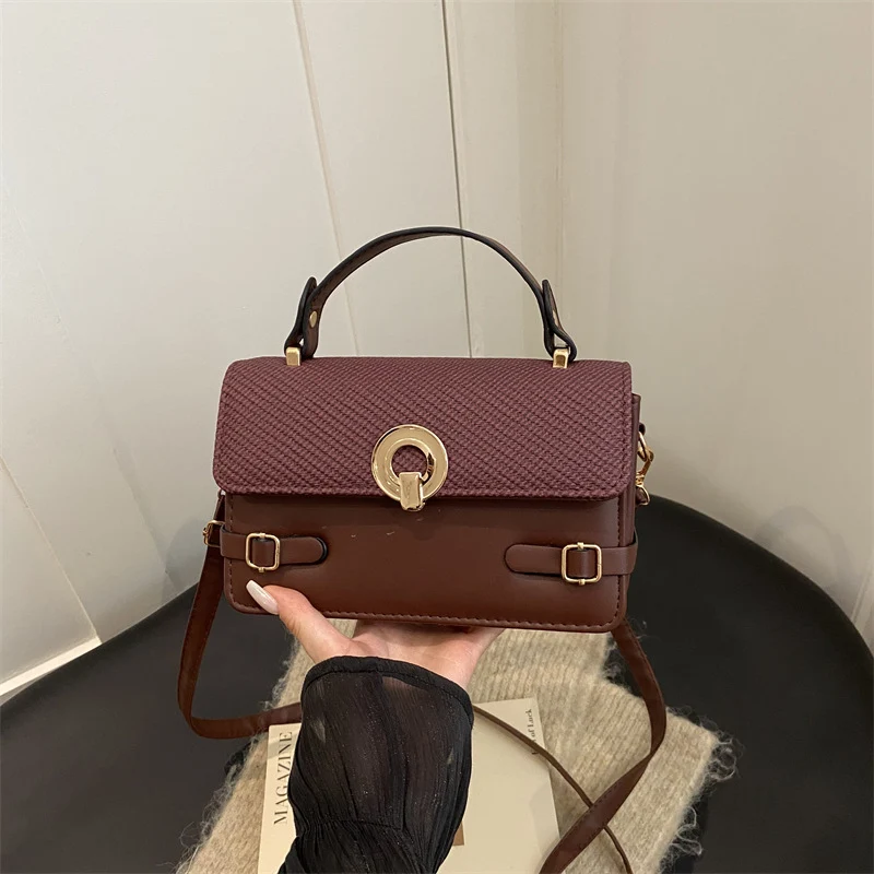 Strukturierte Handtasche