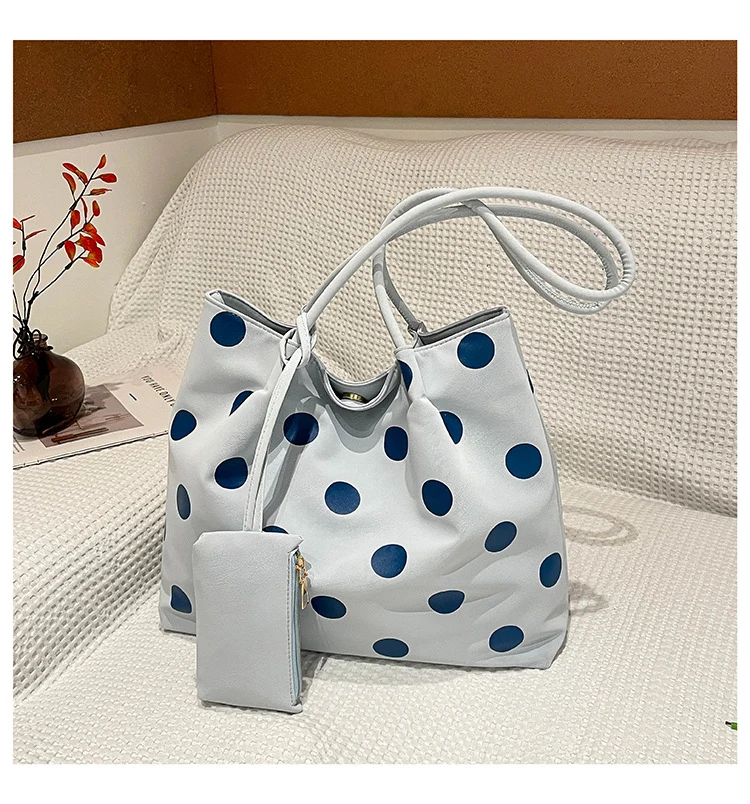 Geräumige Pünktchen Tote Bag