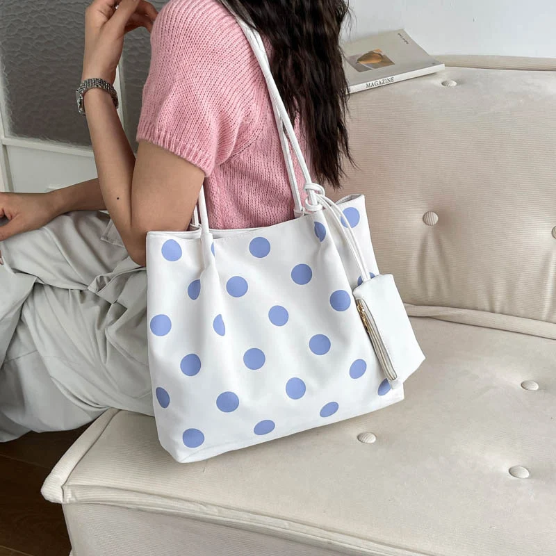 Geräumige Pünktchen Tote Bag