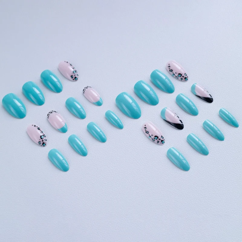Künstlerische Multi-Muster Nagelkunst