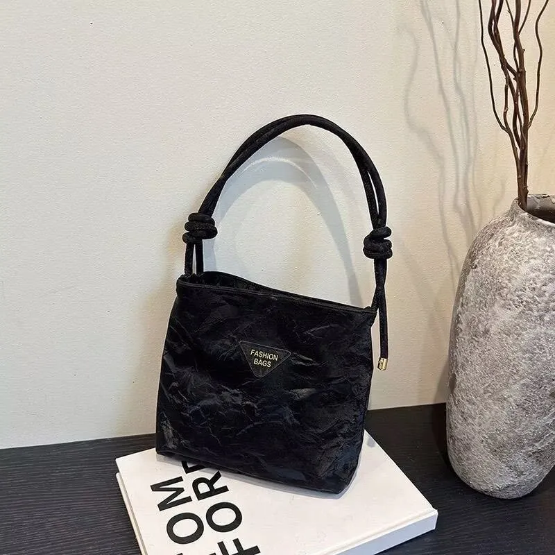 Moderner minimalistischer Eimer Tasche