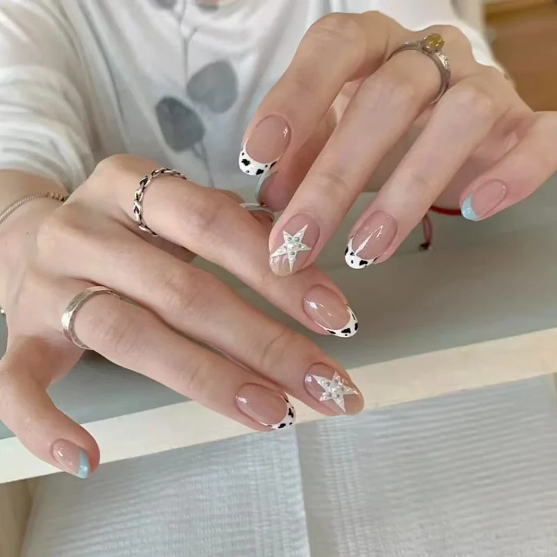 Künstlerisches saisonales Stern-Design Nagelkunst