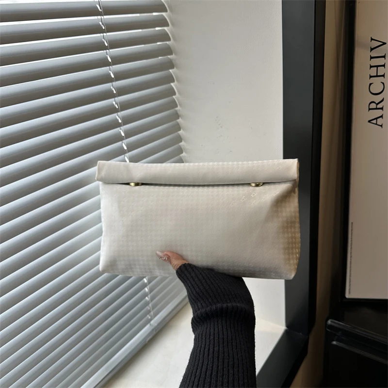 Elegante Strukturierte Clutch Tasche