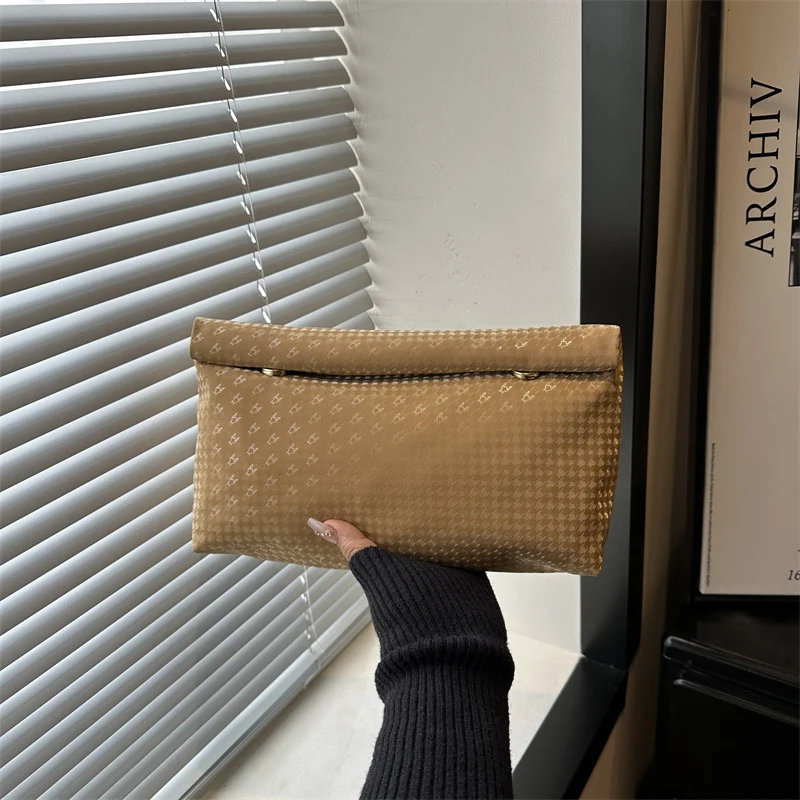 Elegante Strukturierte Clutch Tasche