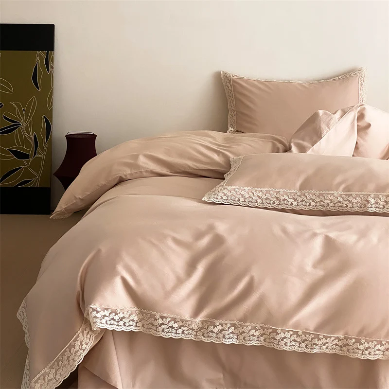 Luxuriöses Satin-Bettwäsche-Set mit feiner Spitzenkante