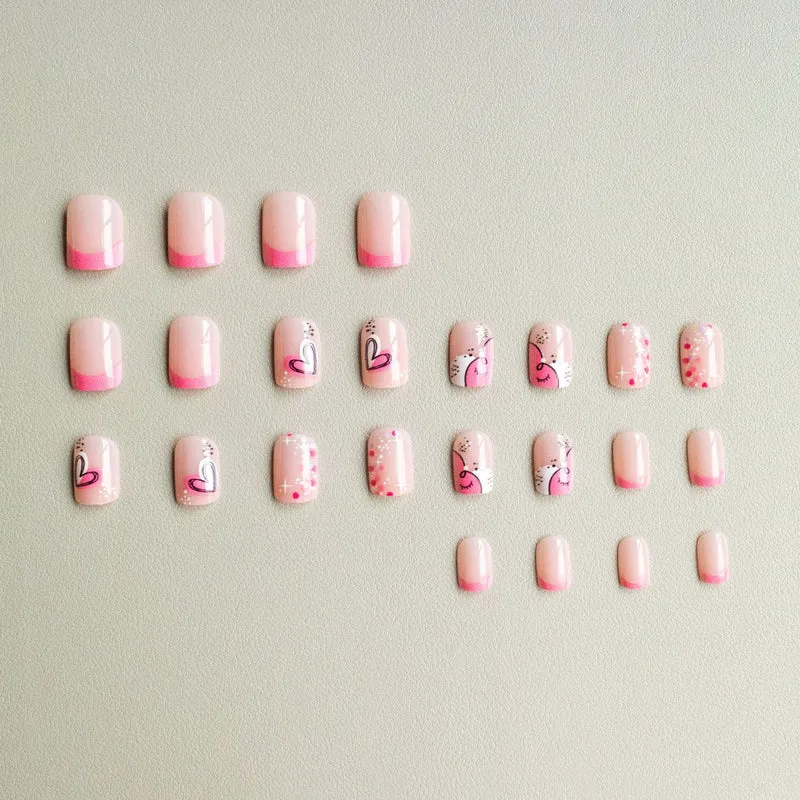Künstlerisches Nail Art Kit mit Herz- und Funkeldesigns