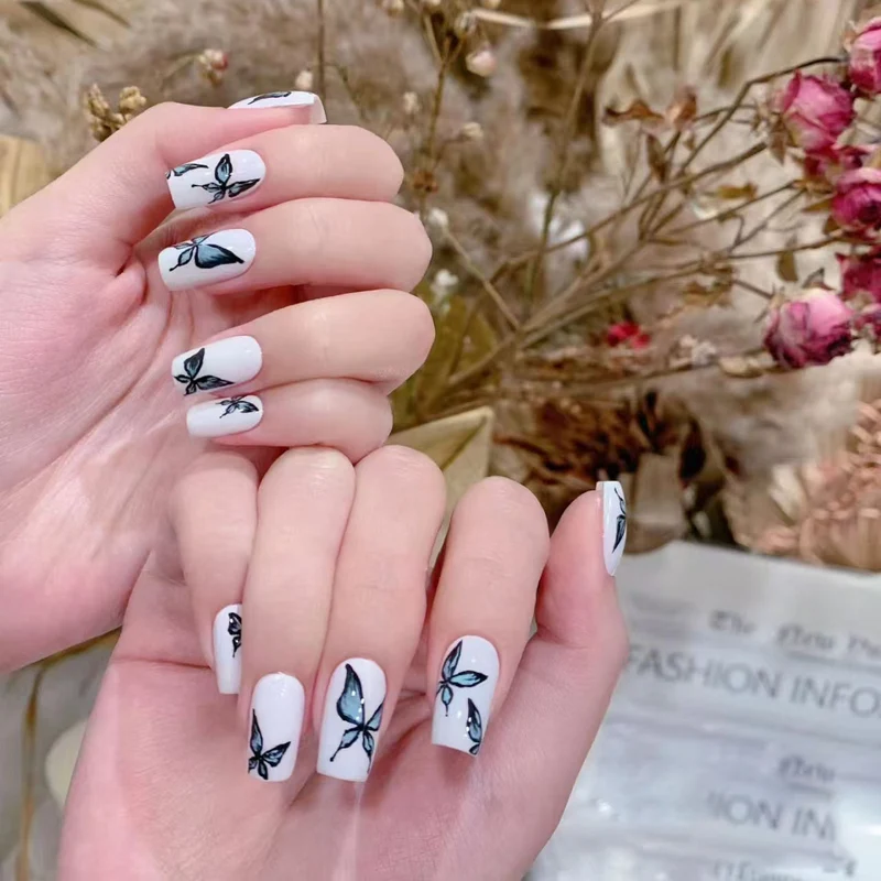 Künstlerische Nagelkunst