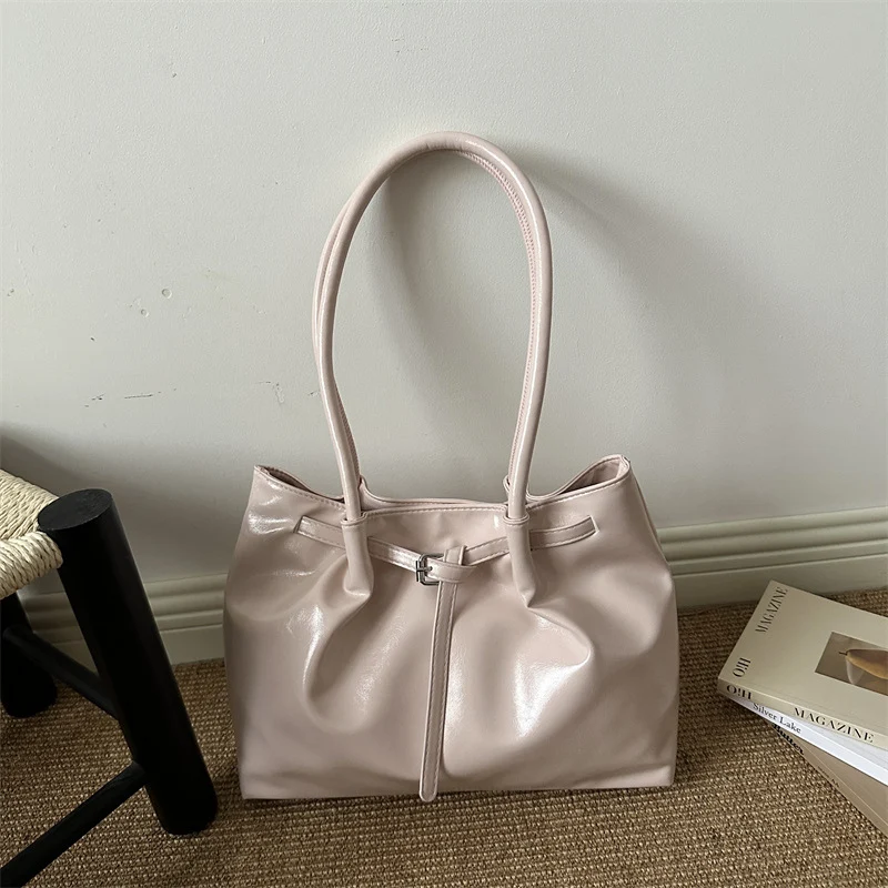Elegante Glänzende Handtasche