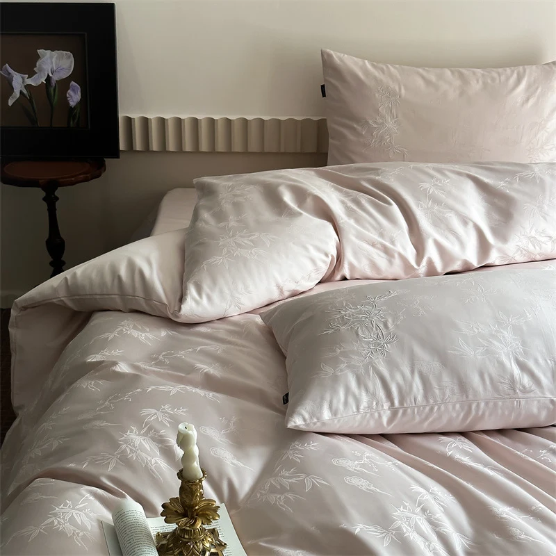 Luxuriöses Baumwollsatin-Bettwäscheset mit feinem Jacquard-Blumenrelief und seidigem Finish