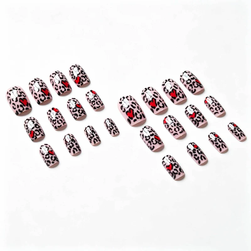 Künstlerisches Leopardenmuster und Herz Nagel Kunst Set
