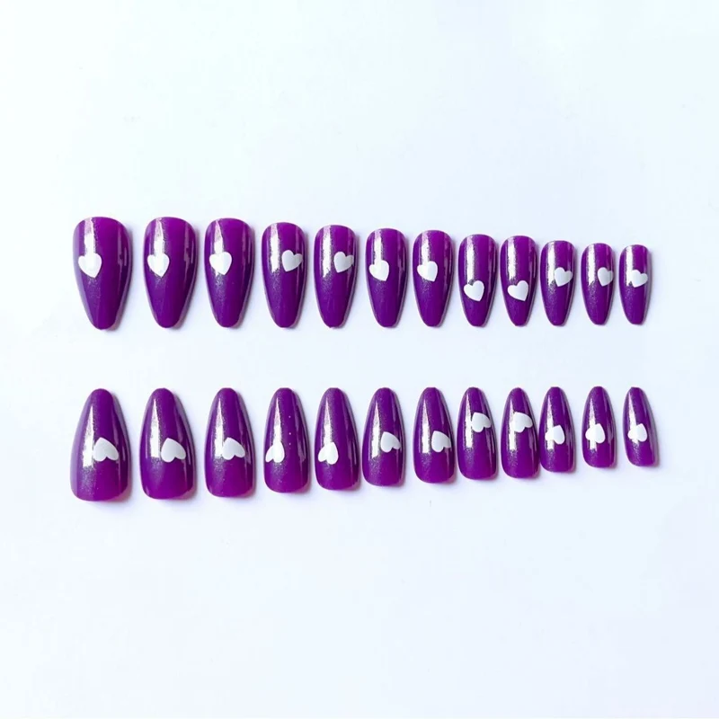 Künstlerisches Herz-Akzent Stiletto Nagelkunst Set